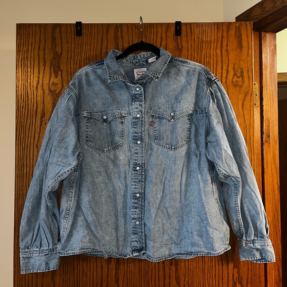 Levi Pearl Snap Denim Shirt - Picture 1 of 5